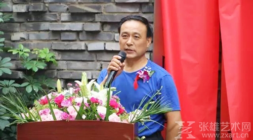 原宋庄镇党委书记、宋庄当代艺术文献馆馆长胡介报先生