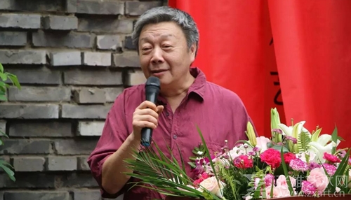 著名批评家王小箭先生