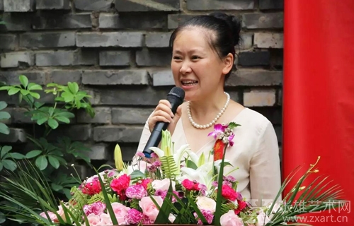 上上国际美术馆执行馆长、上尚国际画廊总经理靳清钦女士